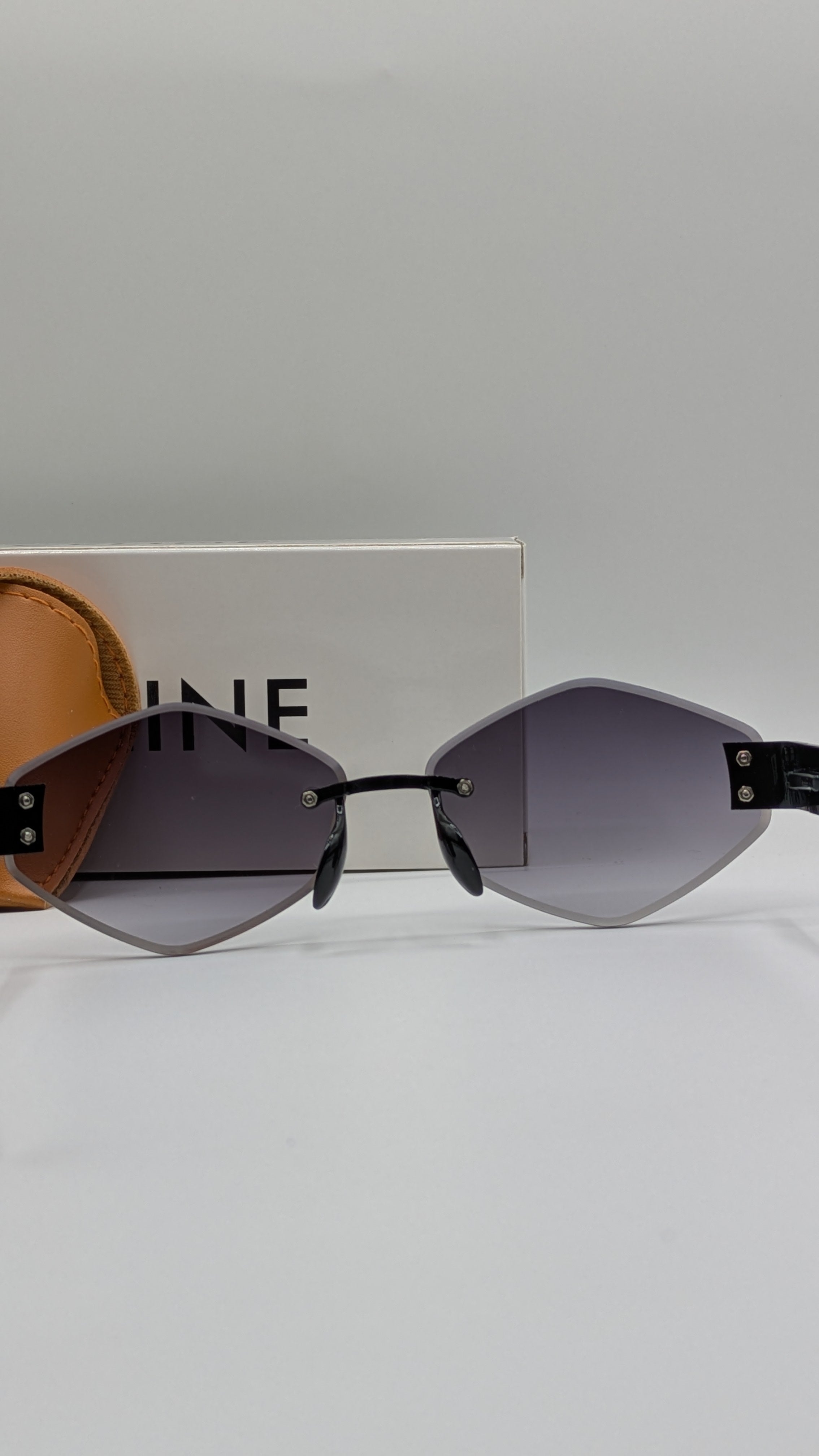 CELINE HEXA